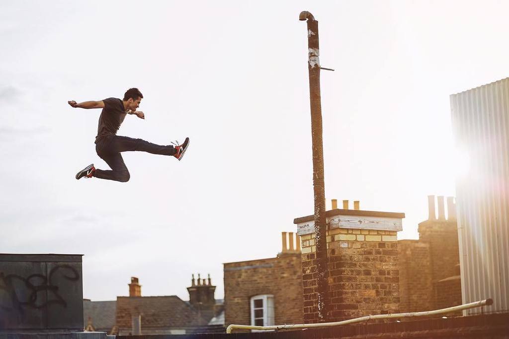 ampisound's tweet photo. Airform like Jackie Chan 🏃🏻 @shaneparkour on the Cambridge Rooftops 🌇 
#parkour #freerunning #ontheroofs #movement… https://t.co/9rDaS66Nf8 https://t.co/3wk8BCv8ji