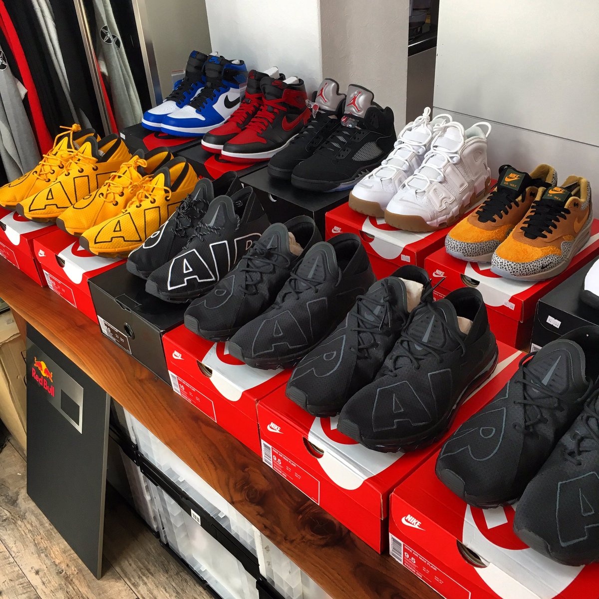 Raccoondogs Osaka オープンしてまーす Raccoondogs 大阪市中央区西心斎橋2 10 15 心斎橋ロジックビル1階 一番奥 Open Close Am11 00 Pm 00 Instagram Raccoondogs Osaka Twitter Raccoondogs41 T Co 4pczsbl7eu