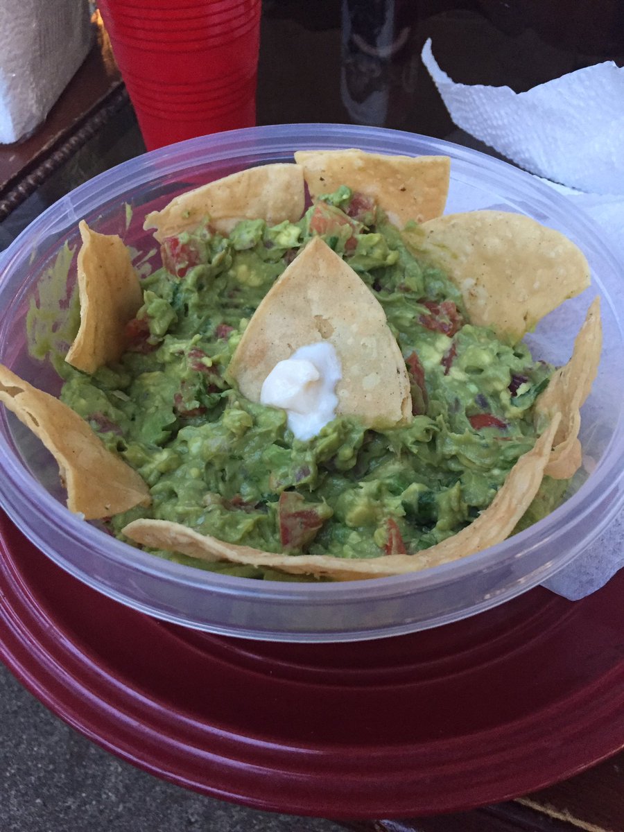 Hey <a href="/GordonRamsay/">Gordon Ramsay</a>, what do you think of our Guacamole and chips?!?