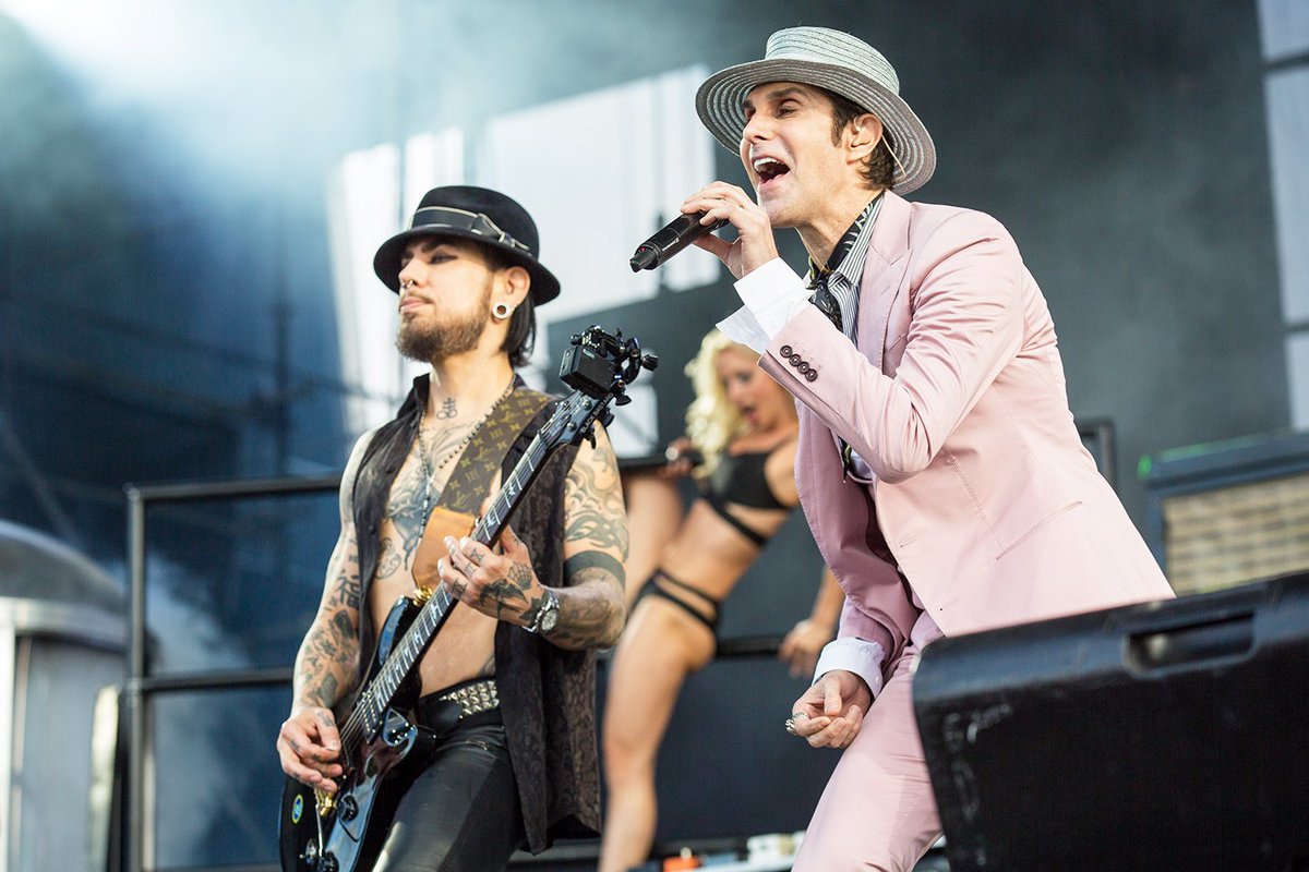 RollingStone's tweet photo. Watch the trailer for Jane's Addiction's 'Ritual de lo Habitual' 25th anniversary concert film https://t.co/MLVm7flKw8 https://t.co/znNTzexDNH
