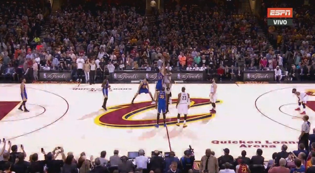 SC_ESPN's tweet photo. ¡Arrancó el Juego 4! Golden State puede ser campeón de la #NBAxESPN (gana 3-0 la serie) en su visita a Cleveland. ¡Sumate a #ESPN! https://t.co/z83MLBvXuw