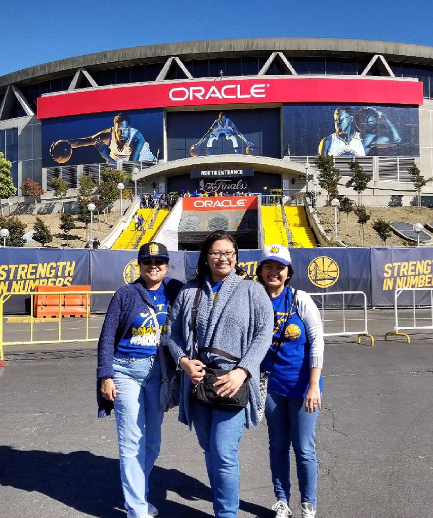 shey_aVi's tweet photo. So excited here at the Roaracle! #NBAFinals #DubNation #StrengthInNumbers #DubLight #sweep 💙💛 https://t.co/TqxL9wZp9j