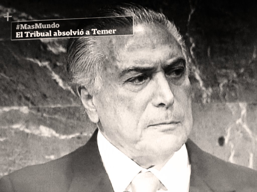 nahuelkees's tweet photo. Gran informe sobre la absolución de Temer en Brasil #MasMundo. https://t.co/ZDIEZL74V1