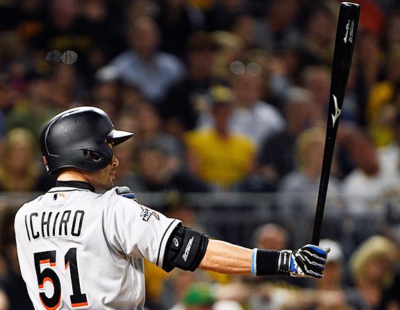 MLB's tweet photo. There’s cool, and then there’s Ichiro cool. https://t.co/SkFJV4DBVS