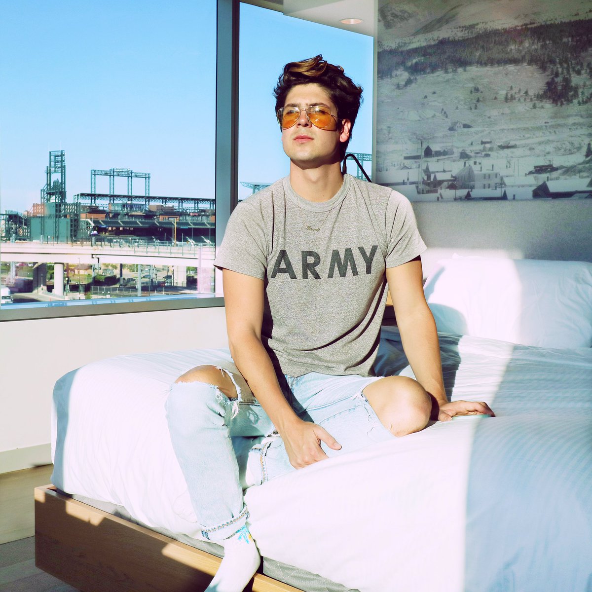 yummertime's tweet image. ✈️🏔💕all checked in to @hotelindigo! (Our room has panoramic views of Downtown Denver 🔭😱😱)
-
#HotelIndigo #ad #ColorofDiscovery #ColorofPride