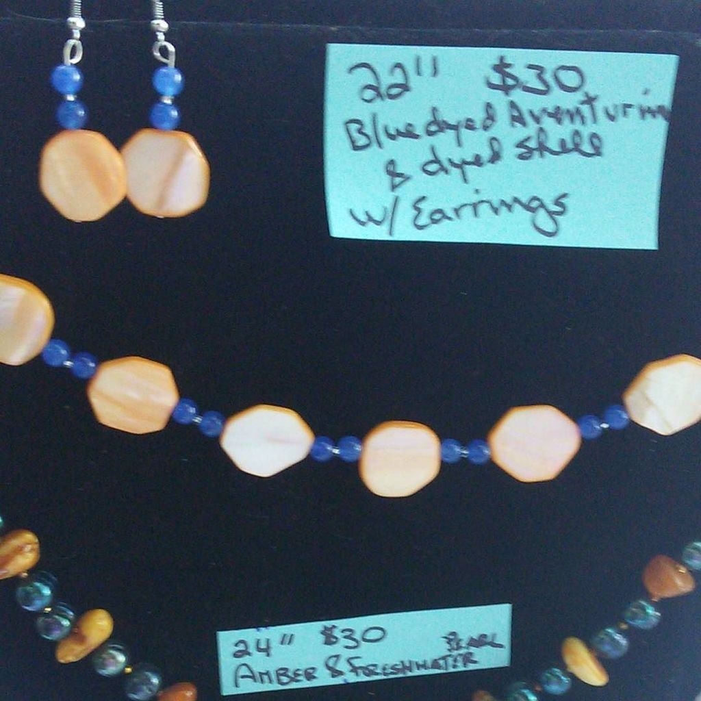 CloudyDaysShop's tweet photo. My latest creation! Aventurine and seashell necklace and earring set. #HandmadeJewelry #CloudysDaysBoutique https://t.co/V1OHijdbFj
