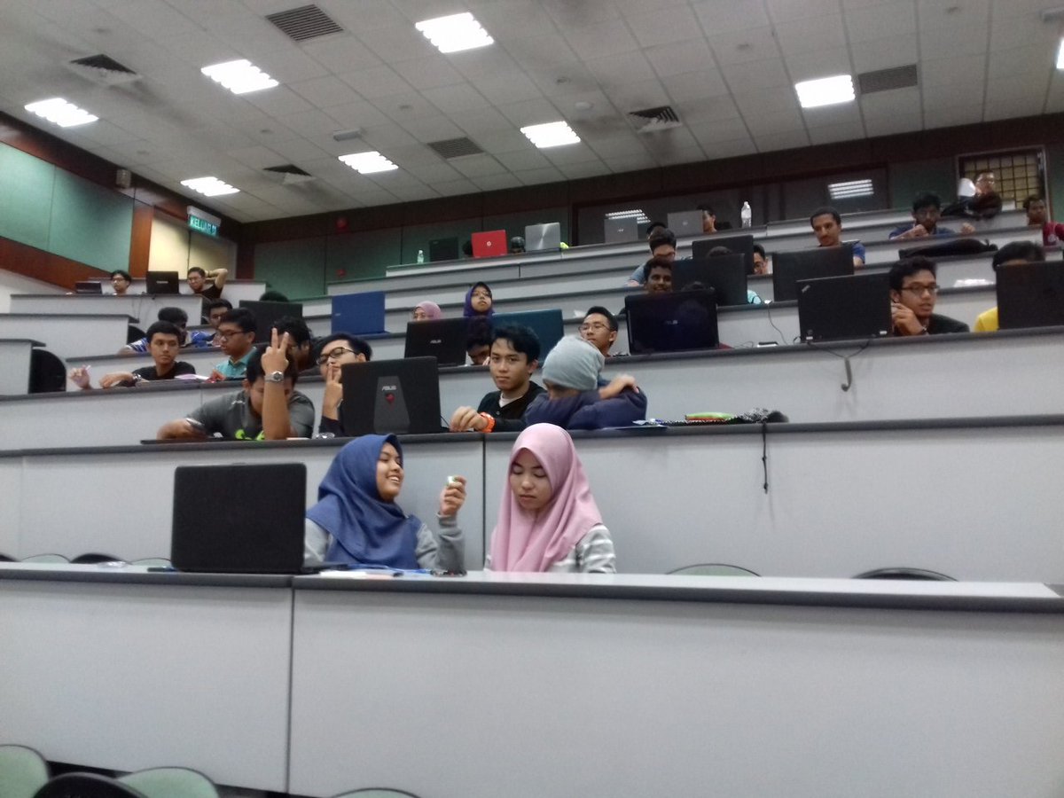 UNITENRobotics's tweet photo. Lets start our workshop #unitenroboticleague #mobileroboticsclub #uniten  @UNITENRobotics @UnitenTV @skuadmediauni10 @srcuniten https://t.co/OkaDZdyZze