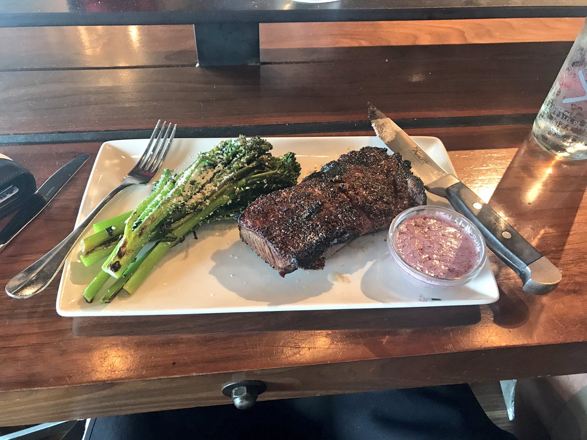 Preston's tweet photo. 🏖 + 🍖 = 😊 https://t.co/ldIJbqjTd1