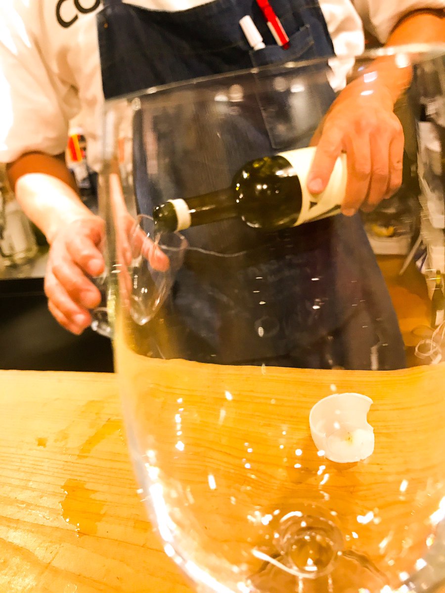 EmilyOshima's tweet photo. #Vinnaturel #Naturalwine #落ち着く場所 #好きな店 #世界いち入り難い居酒屋 #bistroShun #ビストロ俊 #oitactiy #japan #大分市 #日本 #bar #restaurante #restaurant #バル #さる酒 https://t.co/2PhGMsbHtq
