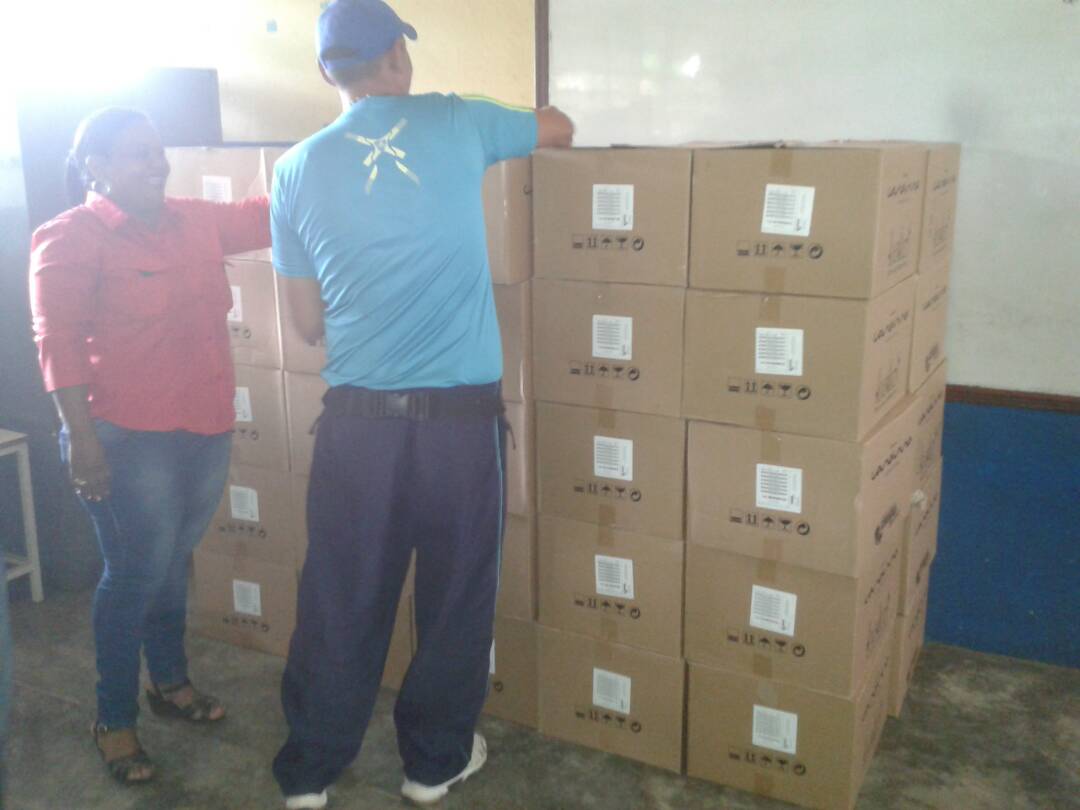 KANORUSIO's tweet photo. EPB. ANTONIO JOSE TORREALBA DE CIRCUITO TERRITORIAL 142 RECIBEN CANAIMA EDUCATIVO DOCENTES Y ESTUDIANTES GRACIAS ISLEYER RIVAS  @isleyita https://t.co/jJgomeEFMz