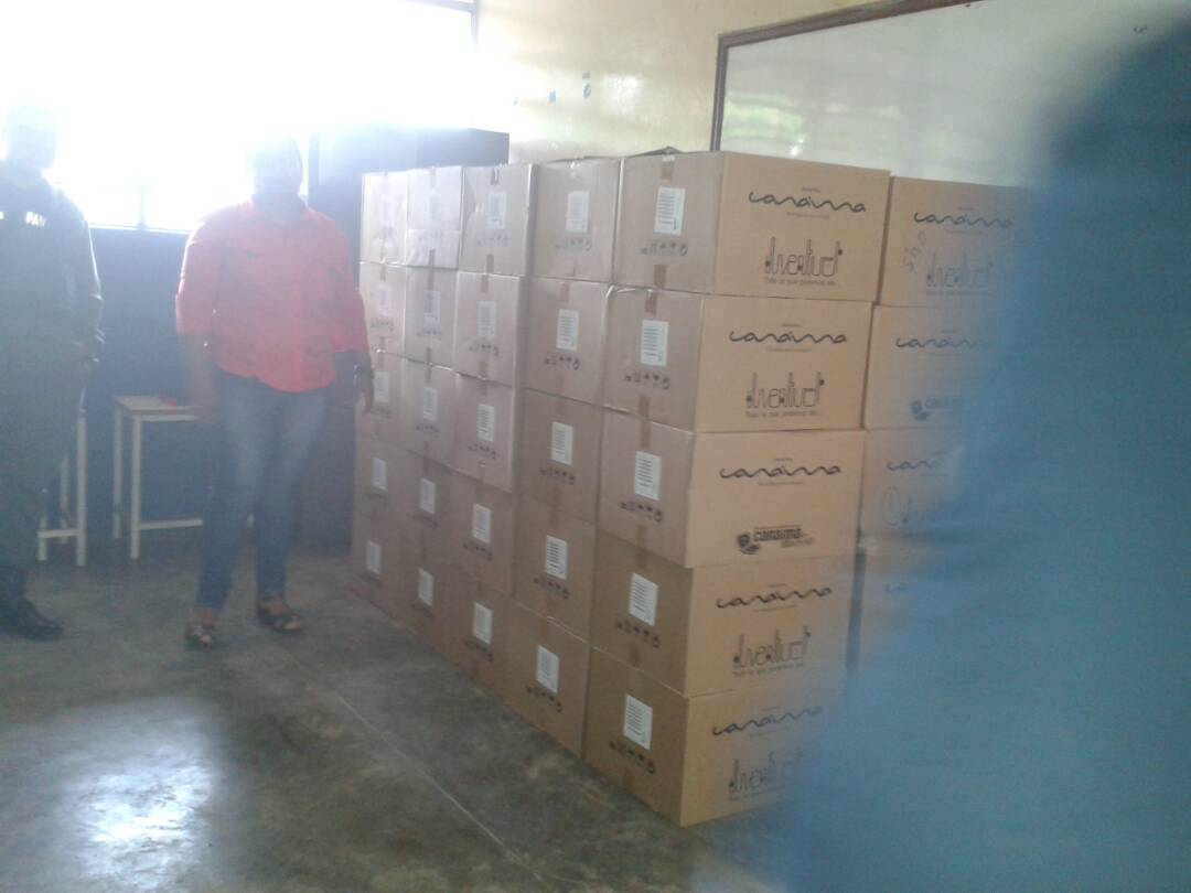KANORUSIO's tweet photo. EPB. ANTONIO JOSE TORREALBA DE CIRCUITO TERRITORIAL 142 RECIBEN CANAIMA EDUCATIVO DOCENTES Y ESTUDIANTES GRACIAS ISLEYER RIVAS  @isleyita https://t.co/jJgomeEFMz