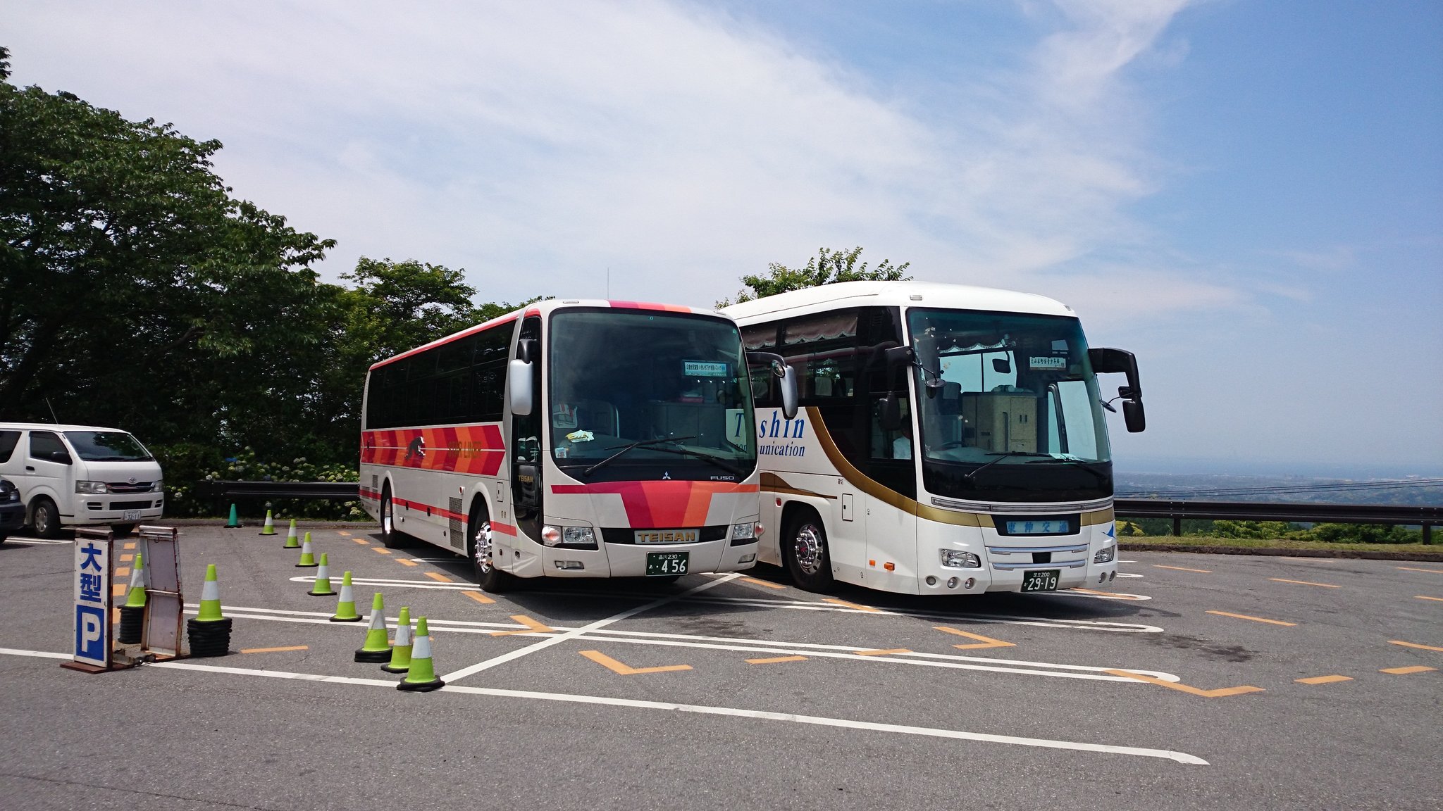 تويتر おけら على تويتر マザー牧場には 帝産観光バスと 東伸交通が待機中 東京タワーの候補地だっただけに見張らし抜群 T Co K9iuoosycb