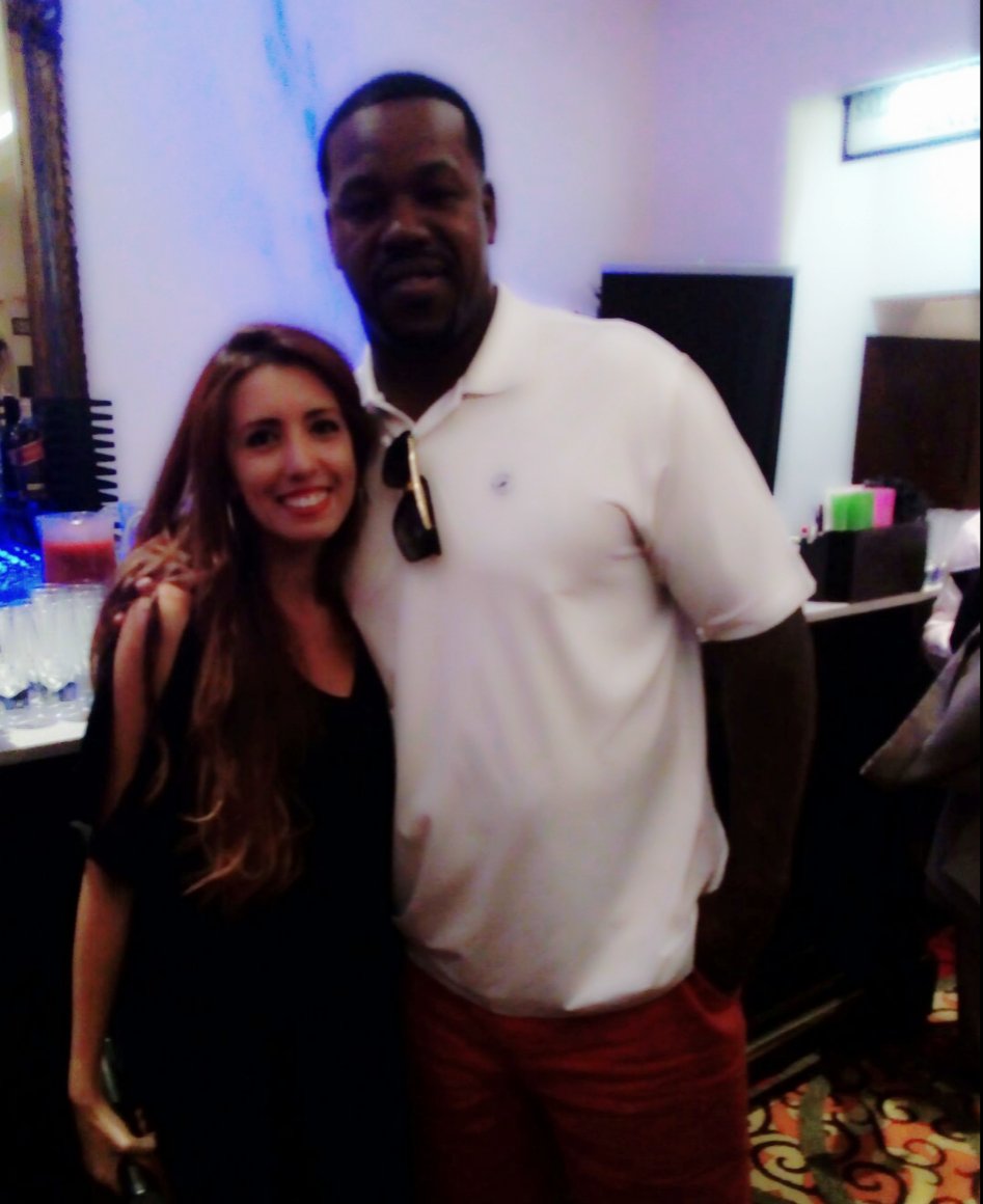pamquibec's tweet photo. #SteelersFootballCamp en conferencia de prensa c/Joey Porter @steelers @acereros #VIPfan !! Evento para ayudar a niños mexicanos c/cáncer https://t.co/NgItv19bp8
