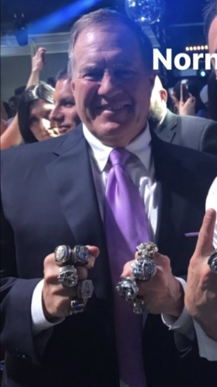 Tyler on "Bill Belichick with fists full of rings. #Patriots https://t.co/LGSQ1RpX9O" / Twitter