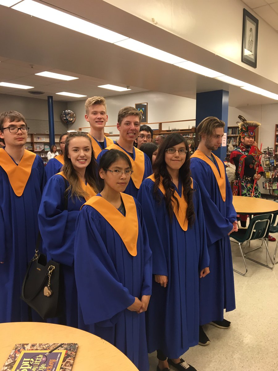 JTCPipers's tweet photo. JT was well represented at the SJSD Pow wow. Congrats students and St J for hosting. https://t.co/Jqkx0LJTts