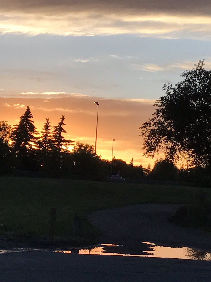 jcwein's tweet photo. Another stunner of a sunset tonite!!!#nofilter #landoflivingskies @ctvregina @CTVKahla https://t.co/rexa91eslC