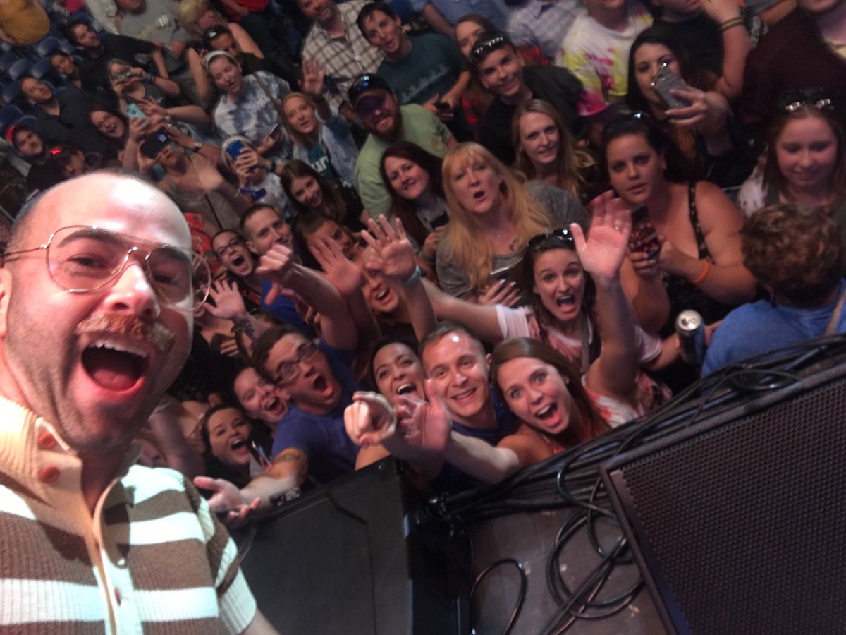 lizzylizzard_10's tweet photo. Had a awesome time tonight! BEST BIRTHDAY PRESENT! @jamessmurray https://t.co/xoSvzHSemQ