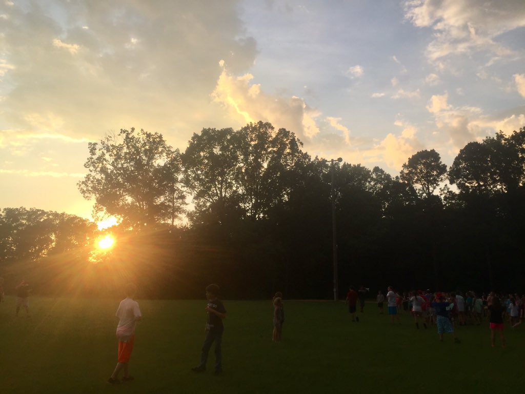ekayhay's tweet photo. it's great to be back at the greatest place on earth!!!!!! #CampKurios #JuniorWeek #YouBettaDoDat #Cabin2 @campkurios https://t.co/x1H4qon2QW