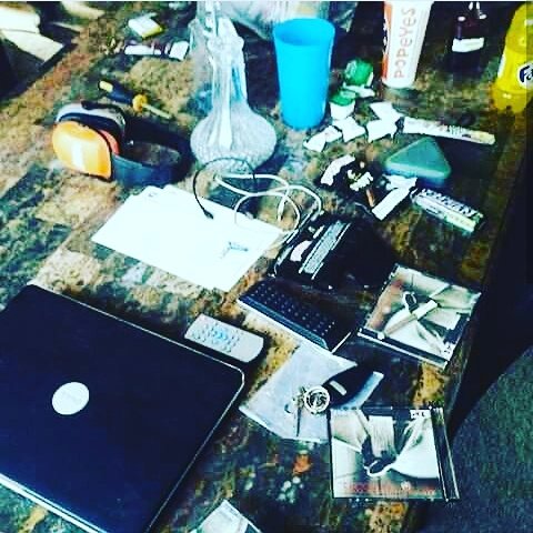 Onefootinsnap's tweet photo. $10 OneFootIn hardcopies 
Are available NOW!!!
#SophisticatedTrapMusik
#SUMMER2017 
#ONEFOOTIN 
#Hanknation
#NOGREED 
#SNAP https://t.co/oedOiYDTPV