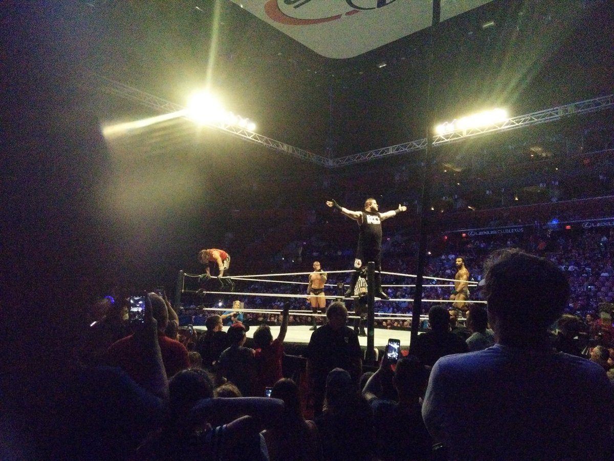 byron_codefreak's tweet image. This is The Kevin Owens Show featuring the Face of America Kevin Owens #FaceOfAmerica #TheKevinOwensShow @FightOwensFight #WWEFTlauderdale