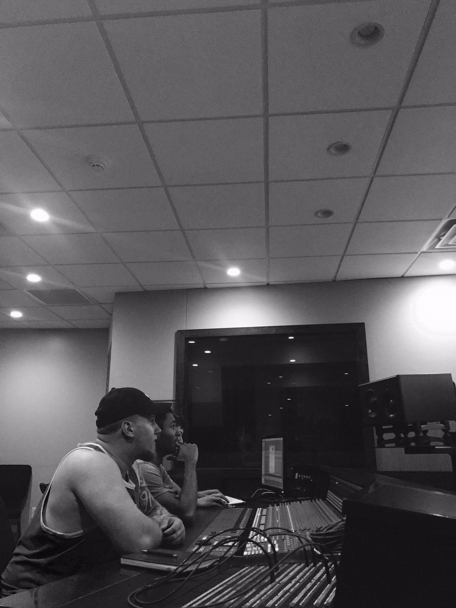 abnrmlmusic's tweet photo. Welp, back to this album 🤗. #SFDAB #StayTuned #NBAFinal https://t.co/Y3vzHZsYff