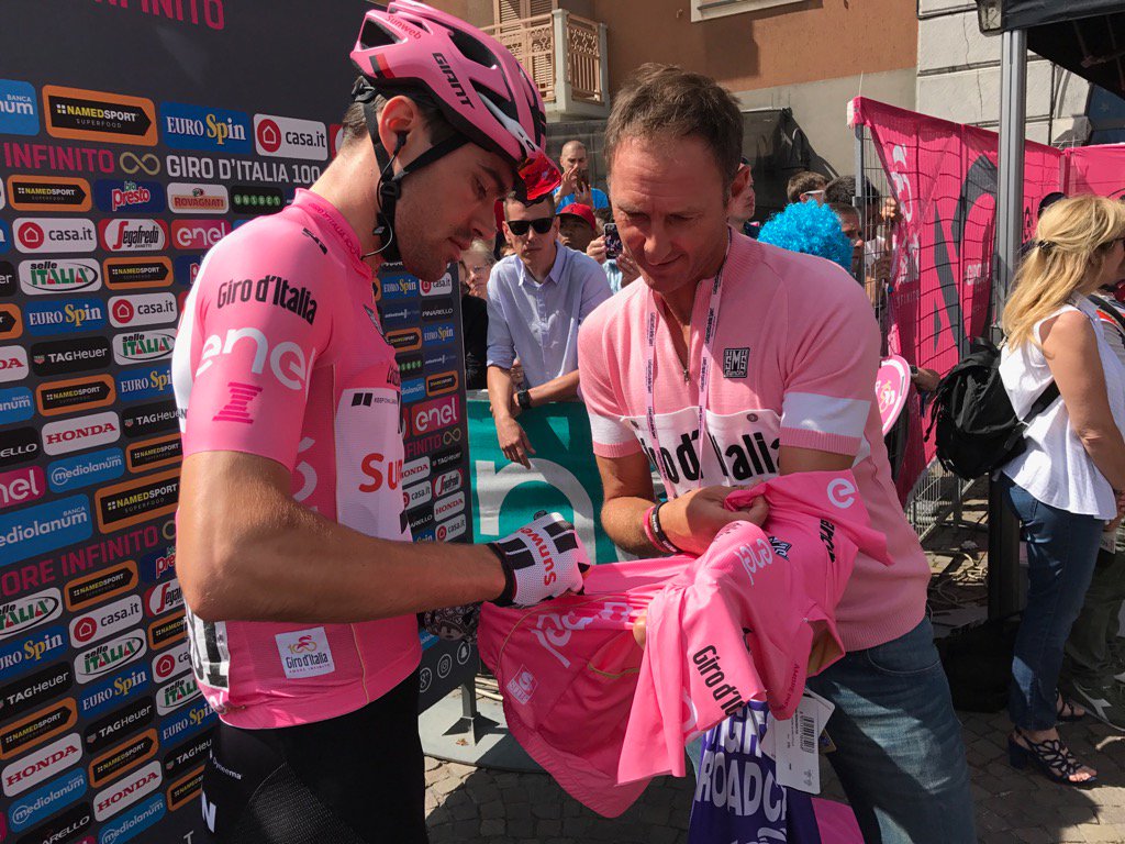 Race is on! Veiling gesigneerde Roze Trui #giro💯&amp; VIP <a href="/elfstedenronde/">Elfstedenronde</a> tvv #kinderkankerfonds goo.gl/hXqUDP