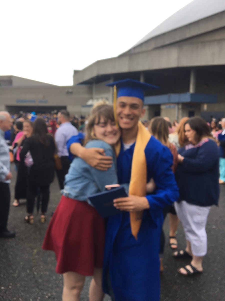 cinemagoblin's tweet photo. i love my grads https://t.co/bK4EDHtCxg