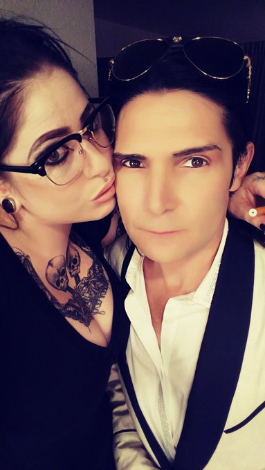 Come see.@Corey_Feldman tonight in vegas with his beautiful angels https://t.co/APfPWCJ2Gq<a class="tags" target="_blank" title="On Twitter" href="/?out=eyJ0eXAiOiJKV1QiLCJhbGciOiJIUzUxMiJ9.eyJpYXQiOjE3MjA4OTIxNzgsImlzcyI6InR3cG9ybnN0YXJzLmNvbSIsIm5iZiI6MTcyMDg5MjE3OCwiZXhwIjoxNzUyNDI4MTc4LCJyZWRpcmVjdF91cmwiOiJodHRwczovL3R3aXR0ZXIuY29tL0NvcmV5X0ZlbGRtYW4ifQ.Imag6d2T4-5aUFD18NJCx9HpljU62p3RPijuMdHqN3eVgHYFu0HxOUeMD6Pkt0uQx6vjkpvGSi3DaP3z1_cSMQ">@Corey_Feldman</a>