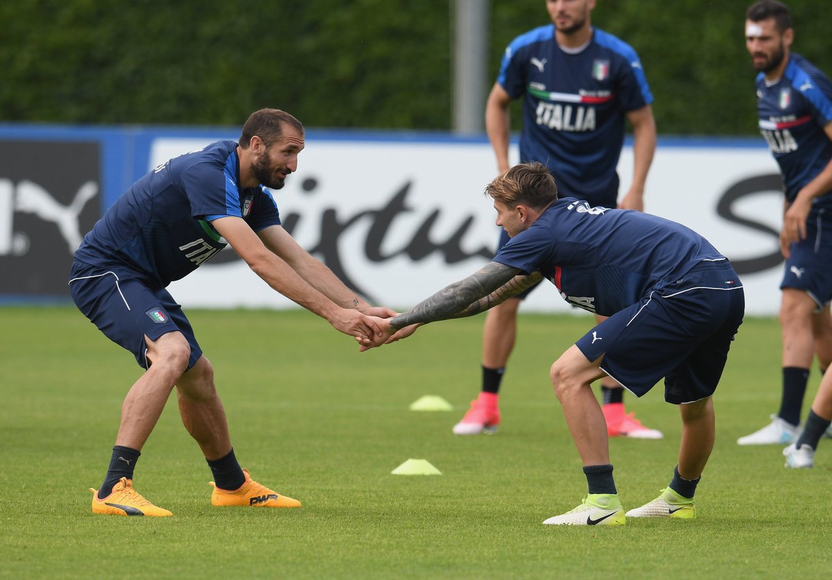 Azzurri's tweet photo. Gli #Azzurri a #Coverciano preparano la gara di domani a #Udine contro il #Liecthenstein!

#ItaliaLiechtenstein 🇮🇹🇱🇮

#VivoAzzurro https://t.co/UhF6qYxUeZ