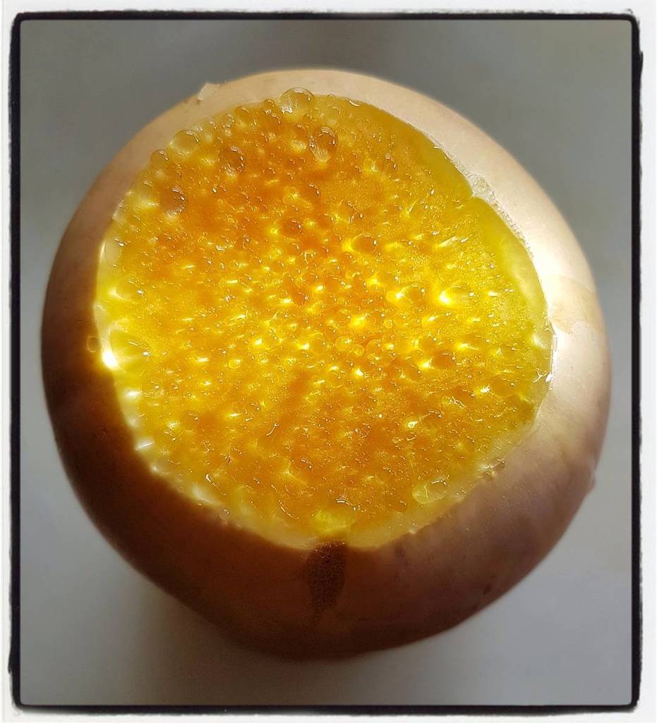PhotoGlow's tweet photo. Take one butter-nut squash, chop it's top off, leave for 15 mins. Voila #ThingsYouDontExpectToSee https://t.co/mOmB052arV https://t.co/lrsIqn2MeY