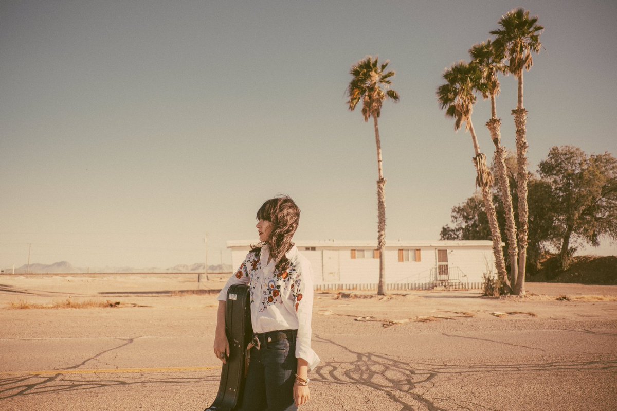 msjuanitastein's tweet photo. ✨🇺🇸🇨🇦My album is now available for pre order in the US and Canada! Link: https://t.co/hgrdHlR2y6 ✨ #america #canada #handwrittenrecords https://t.co/CU2p9NU7Ya
