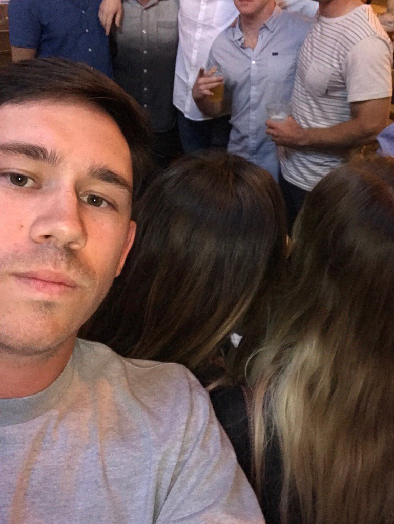 mysteryboxGG's tweet photo. Spotted! P and his two mystery ladies in Long Beach...No T? No S? Careful P don't bite the hands that feed you...xoxo https://t.co/BHubUItu4p