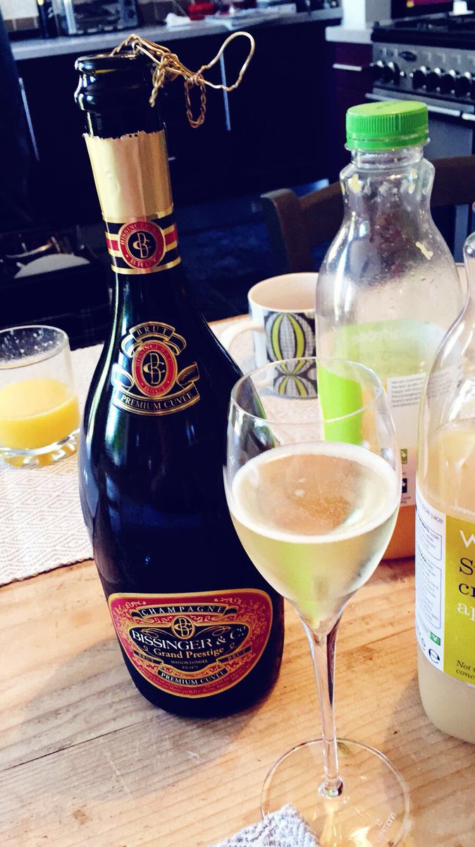 thefirstspike's tweet photo. Breakfast with #Bissinger #Champagne #ChampagneTortoise https://t.co/0BACevjcMs