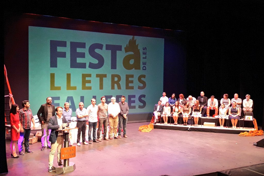 FallaCambro's tweet photo. Anit gaudirem a #Xàtiva de la gran Festa de les @LletresFalleres en nom de Jose Colero com a finalista premi @FallaLaMalva #plf17 https://t.co/TONoajVyhP