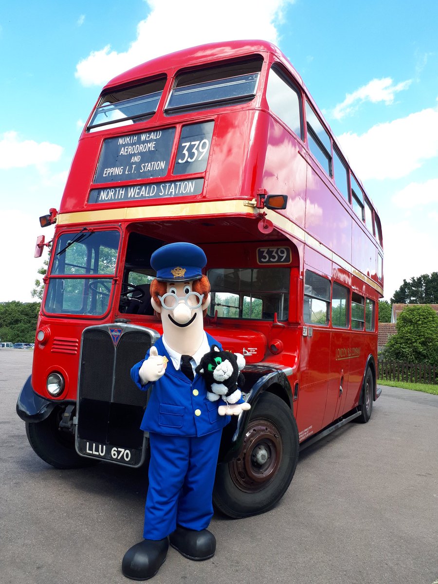 eorailway's tweet photo. No red van today...he's taking the bus. https://t.co/Z8btcerXFL