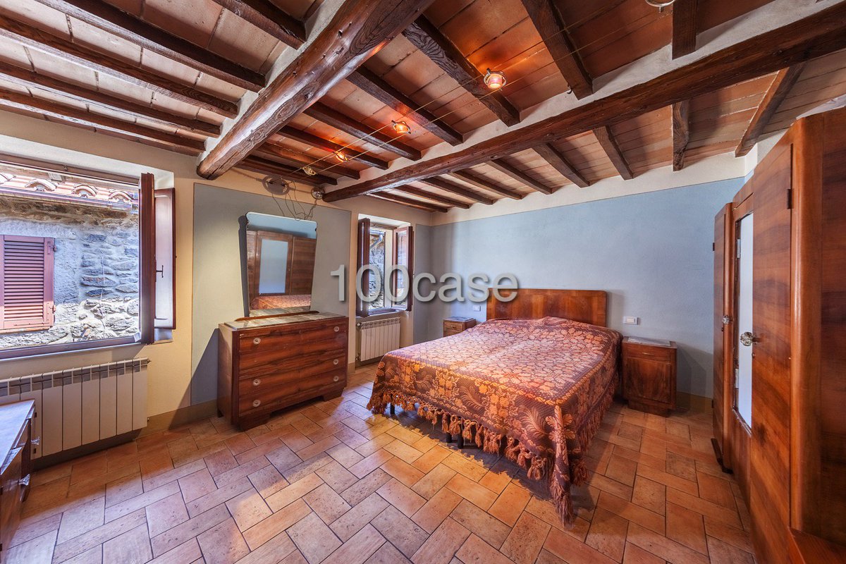 100_case's tweet image. #AbbadiaSanSalvatore #Toscana #vendita tipico #appartamento in #vendita nel centro storcio @100_case immobiliare100case.it