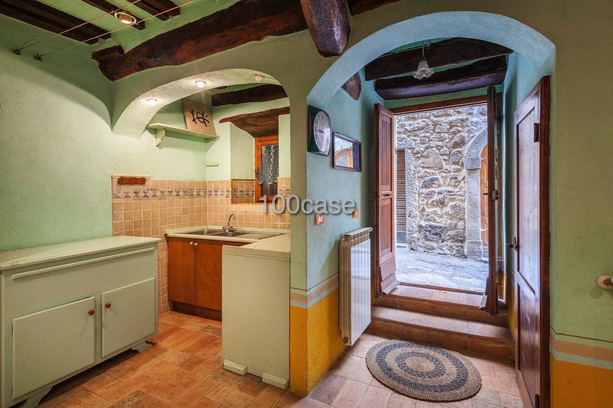 100_case's tweet image. #AbbadiaSanSalvatore #Toscana #vendita tipico #appartamento in #vendita nel centro storcio @100_case immobiliare100case.it