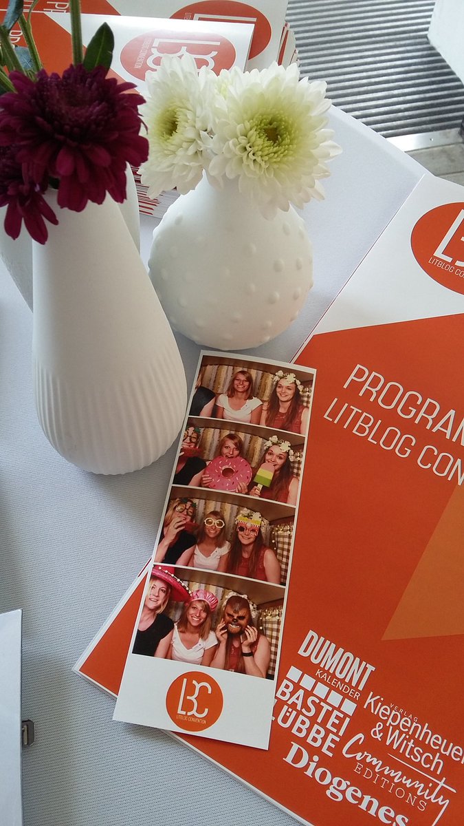 AlpakaAJ's tweet photo. #lbc17 #litblogcon https://t.co/7xPnk7UpP5