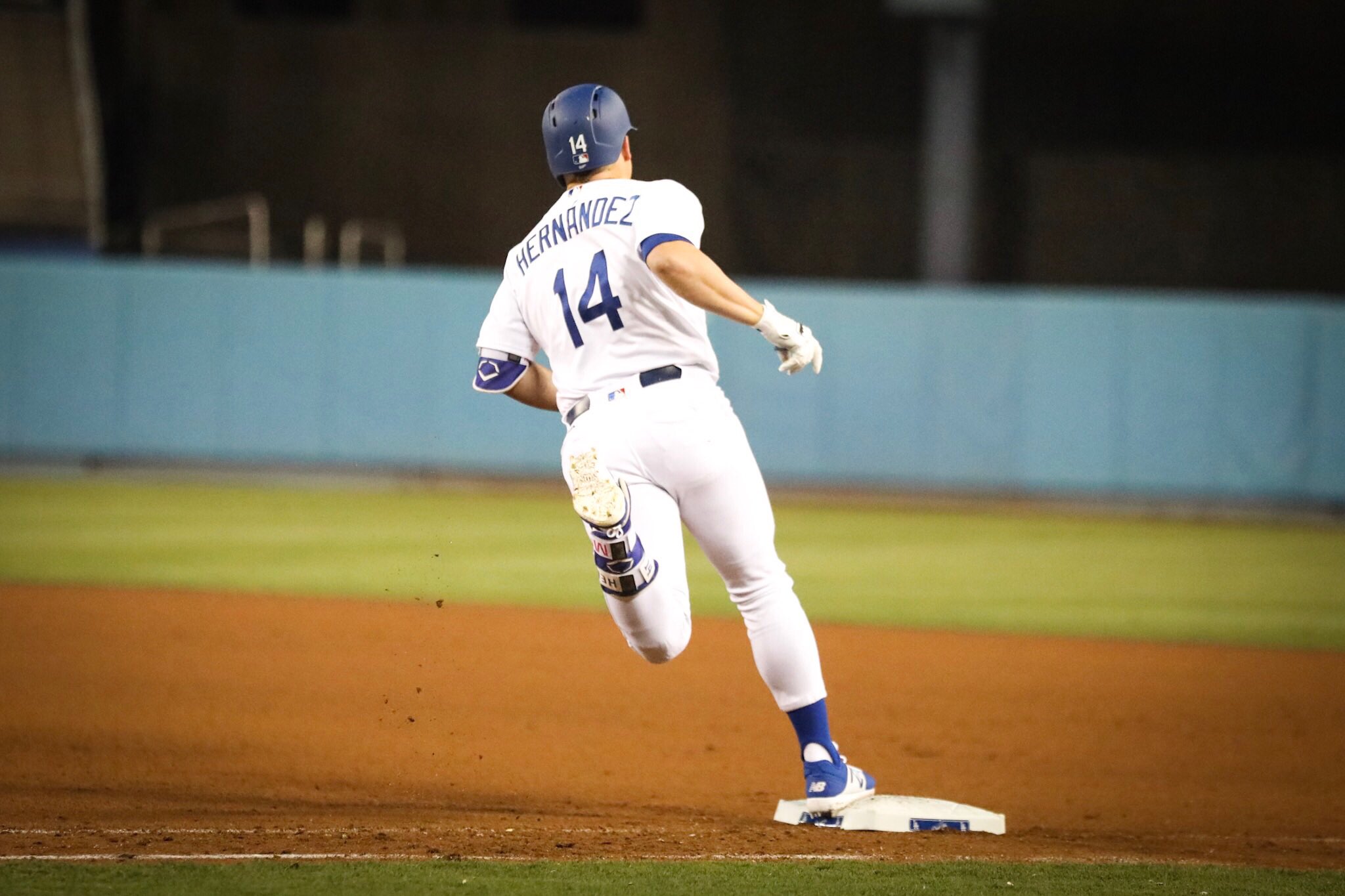 Enrique Hernández on X: Yoga pants make great baseball pants!! S/O to  @lululemon for the pants! #FBF  / X