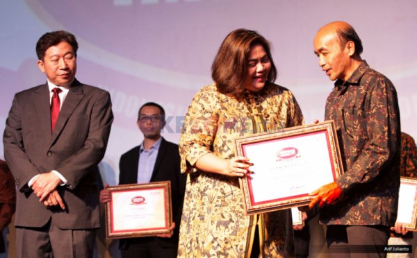 [FOTO] MNC Sky Vision Raih Corporate Image Awards 2017 okz.me/CYbLT