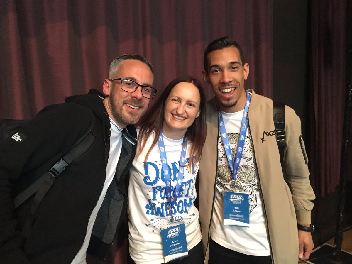 Amazing experiencing #CMALive17  and hanging out with my fellow newbies @SimonSocialMM <a href="/EssGreen/">Ess Green</a> 💖 Hope to see you both next year! #BeBrave