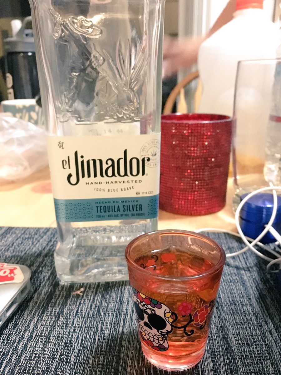 nancysolanhoe's tweet photo. I don't stress eat, I stress drink! #UCanStudyBuzzed https://t.co/VHjXtOMsTM