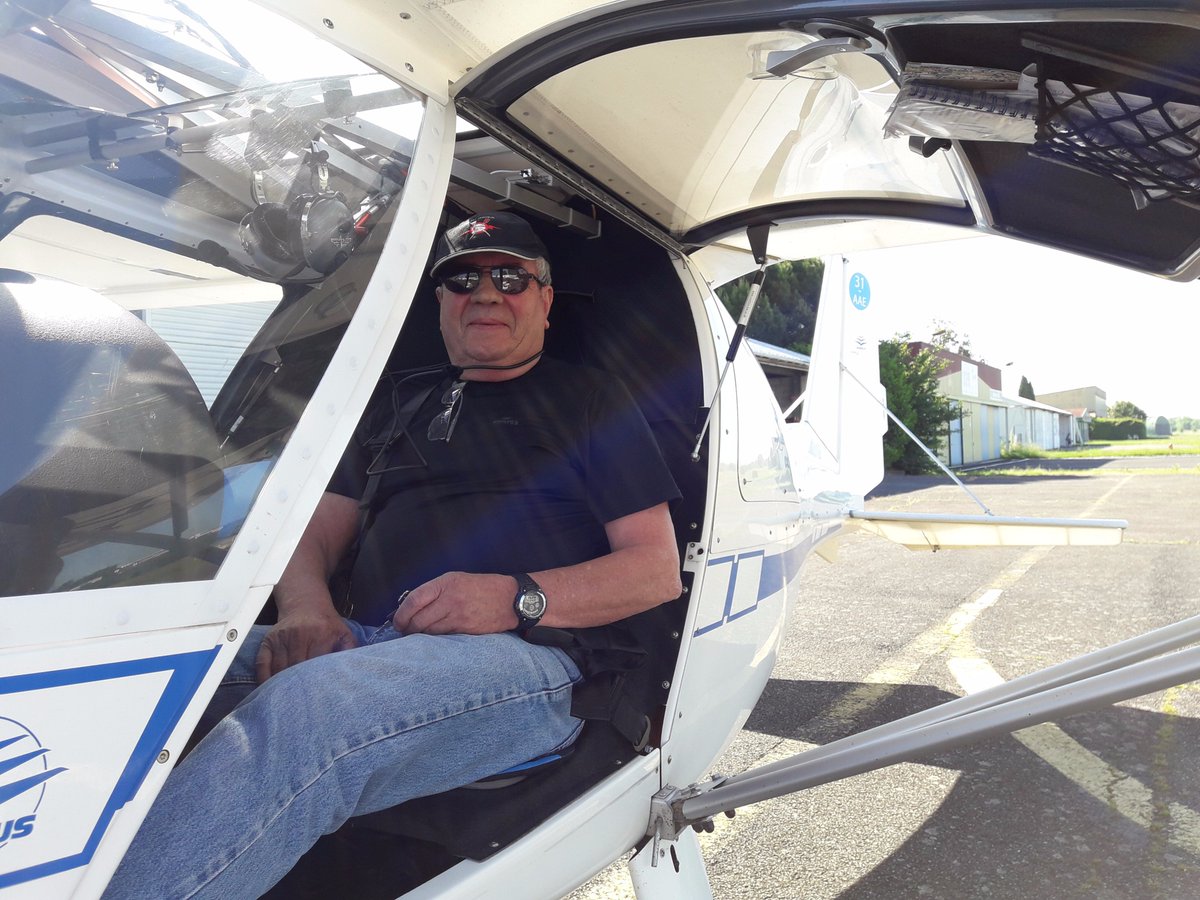 fly_ACTMP's tweet photo. Patrice PRONOST a été lâché ce jeudi 25 mai sur ULM ! Félicitations à lui et à son instructeur ! https://t.co/bDthAiqa3e