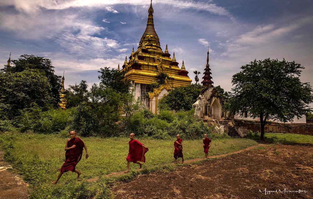 Cuando me han visto llegar con la moto a un templo perdido en la montaña, donde apenas llega nadie.
Birmania.
©MiguelMorenatti
#Eos5DMarkIV