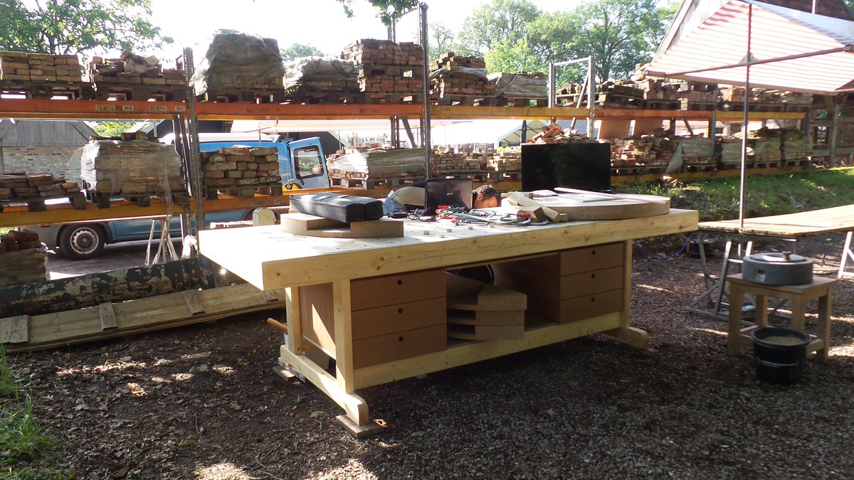 Het is heerlijk weer en de voorbereidingen voor deze dag is in volle gang!