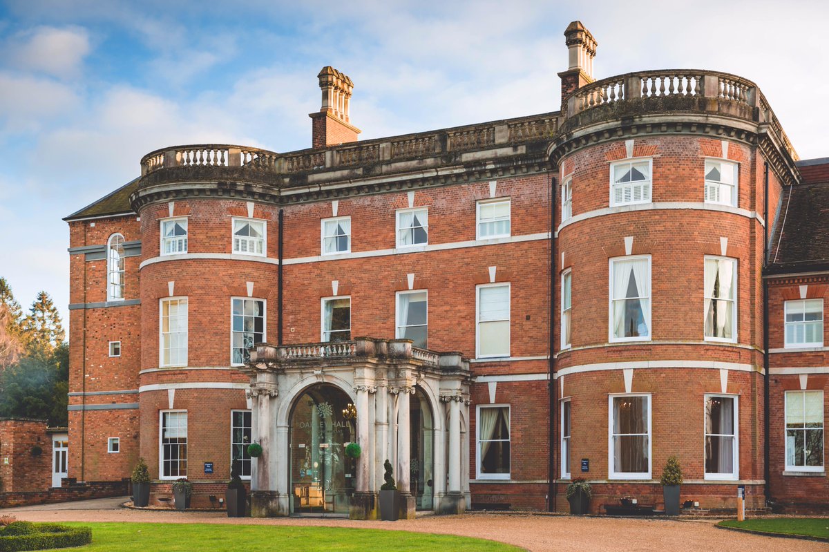 Beautiful blue skies ahead of today's Wedding for Michelle &amp; Andrew! ☀️
#WeddingDay