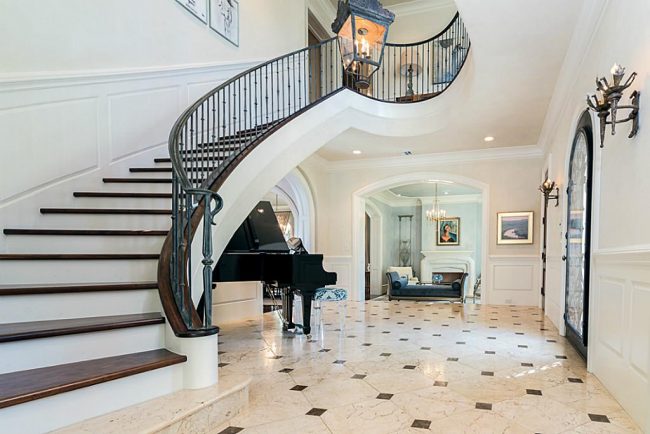 ColorNInterior's tweet photo. Beautiful Villa Interior Designs To Check
Visit: https://t.co/KcKrOLvzkB
#villainteriordesign #colorninterior #bangalore https://t.co/DHQwuyVp0v