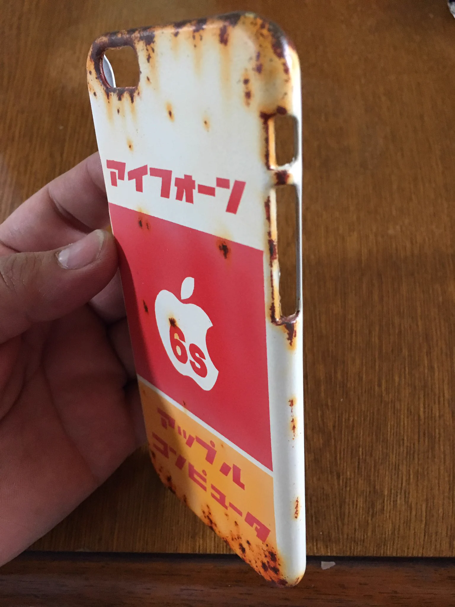斬新なデザインにコメント殺到！かっこよすぎるiPhoneケースに4ヶ月待ち