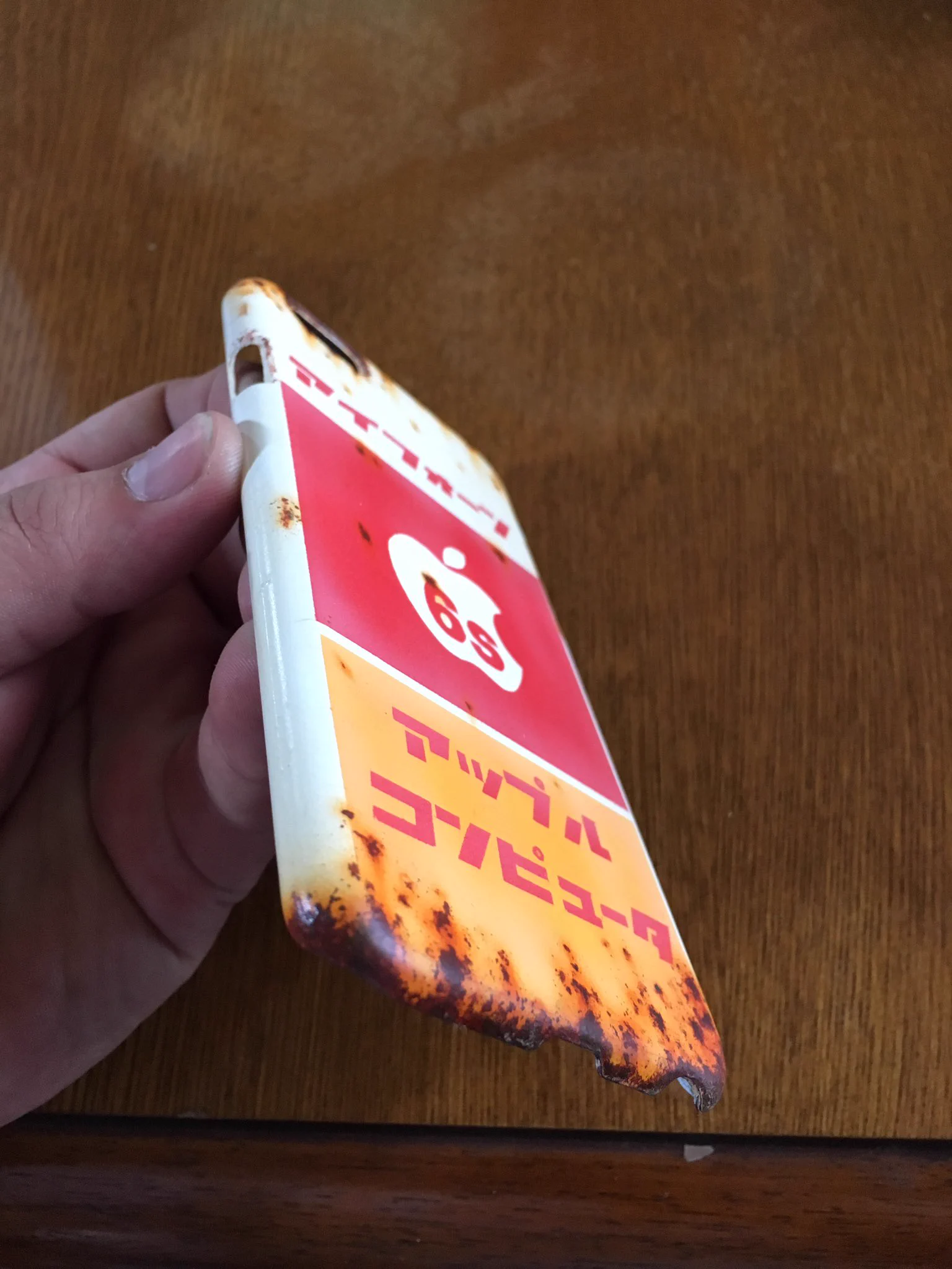 斬新なデザインにコメント殺到！かっこよすぎるiPhoneケースに4ヶ月待ち