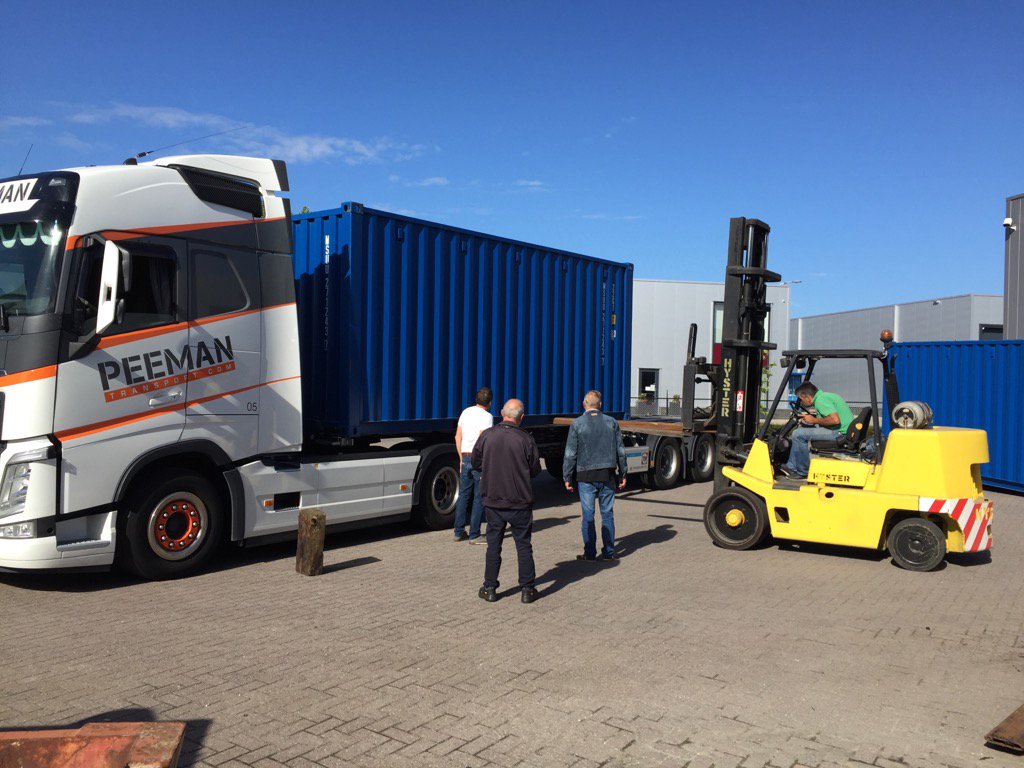 Nieuwe containers door @peemantransport voor #juliushof #hetbalkon